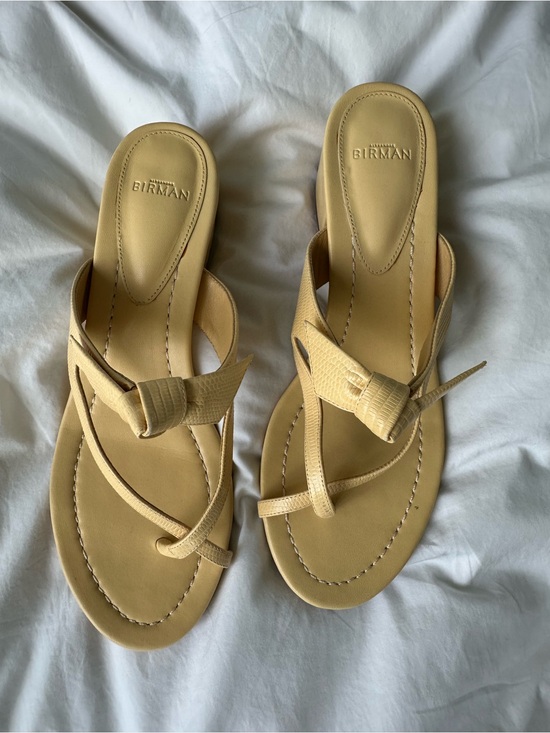 Alexandre Birman Shoes - Alexandre Birman Pale Yellow Knot Toe Ring Sandals